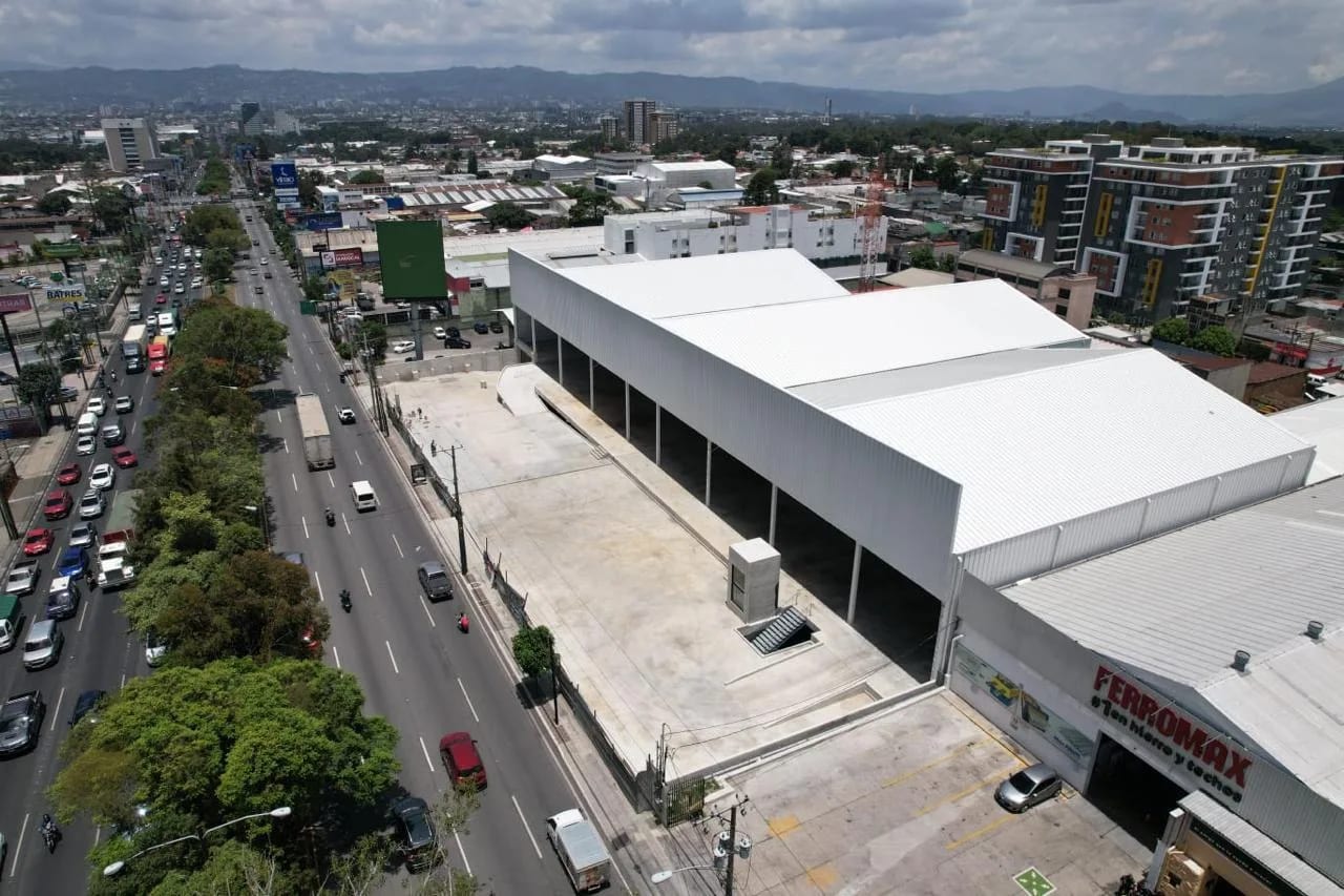 Propiedad Comercial en Alquiler - Calzada Roosevelt Zona 11 — Bodega / Ofibodega en Alquiler en Zona 11, Guatemala, Ciudad — foto 2 de 16
