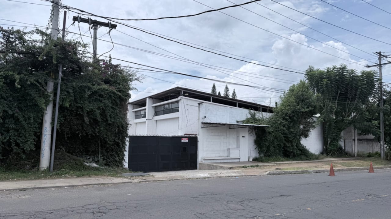 BODEGA ( No.2 ) - con Garita, Parqueo, área para Cargas y Descargas. — Bodega / Ofibodega en Alquiler en Altos de la colonia, Zona 12, Guatemala, Ciudad — foto 9 de 9
