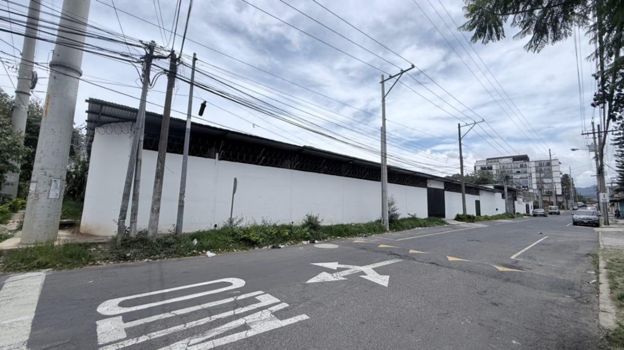 Bodegas No.3 y No.4 - a pocos metros de la Avenida Petapa Zona 12 — Bodega / Ofibodega en Alquiler en Altos de la colonia, Zona 12, Guatemala, Ciudad — foto 3 de 11