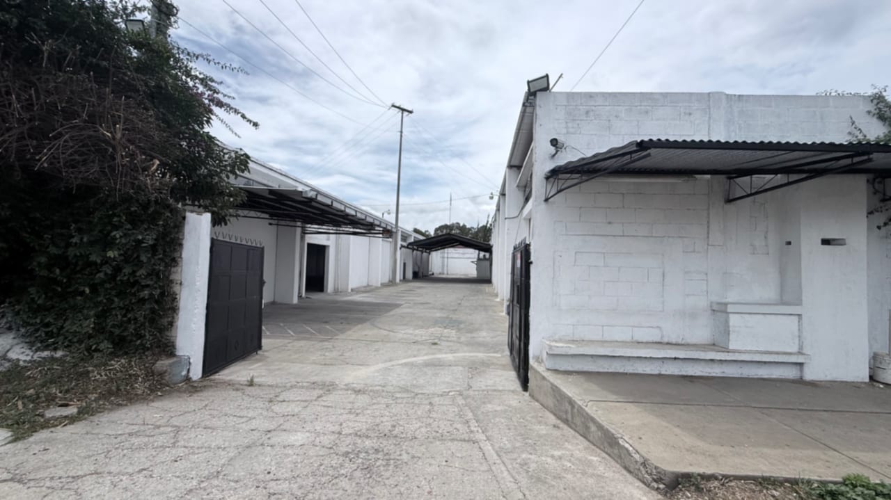 Bodega ( No.1 ) - con Garita, Area de Parqueo, Carga y Descarga — Bodega / Ofibodega en Alquiler en Altos de la colonia, Zona 12, Guatemala, Ciudad — foto 6 de 7