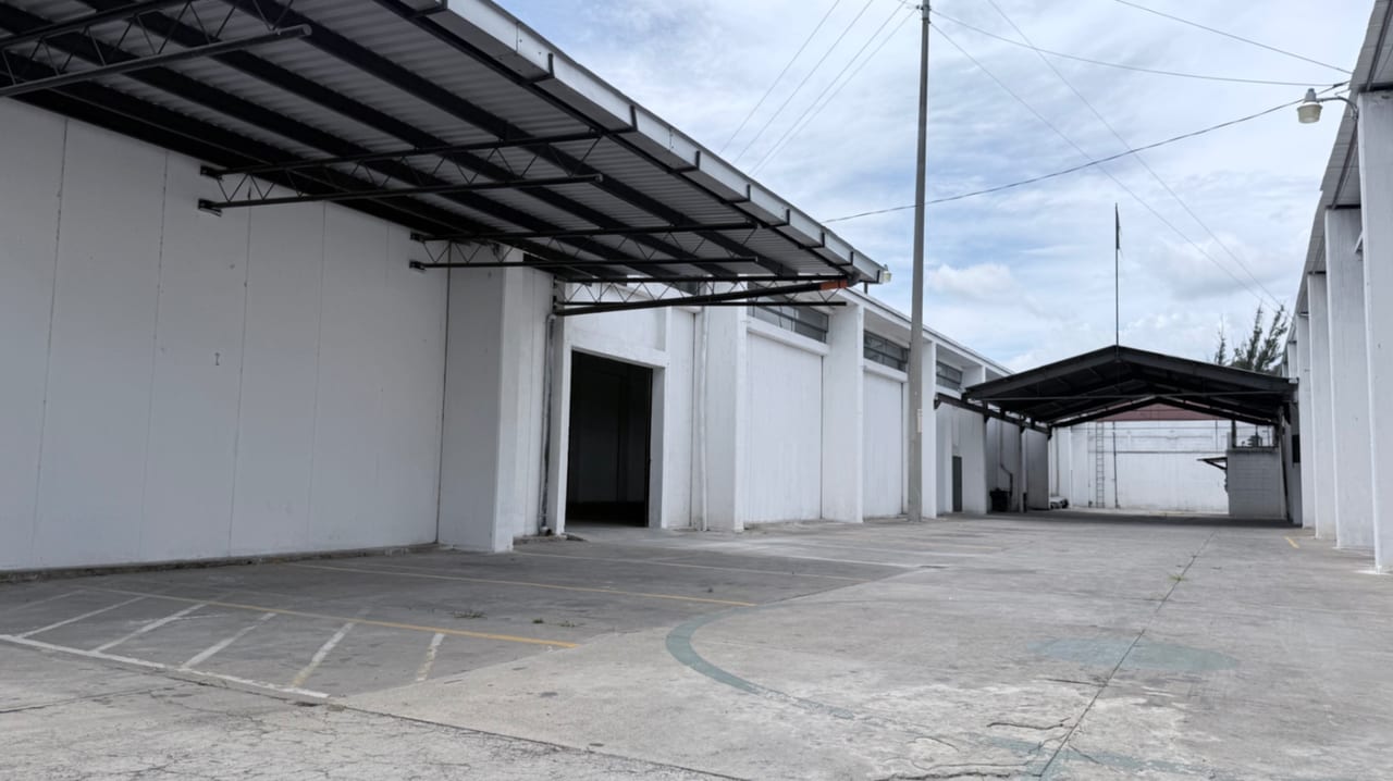 Bodega ( No.1 ) - con Garita, Area de Parqueo, Carga y Descarga — Bodega / Ofibodega en Alquiler en Altos de la colonia, Zona 12, Guatemala, Ciudad — foto 7 de 7