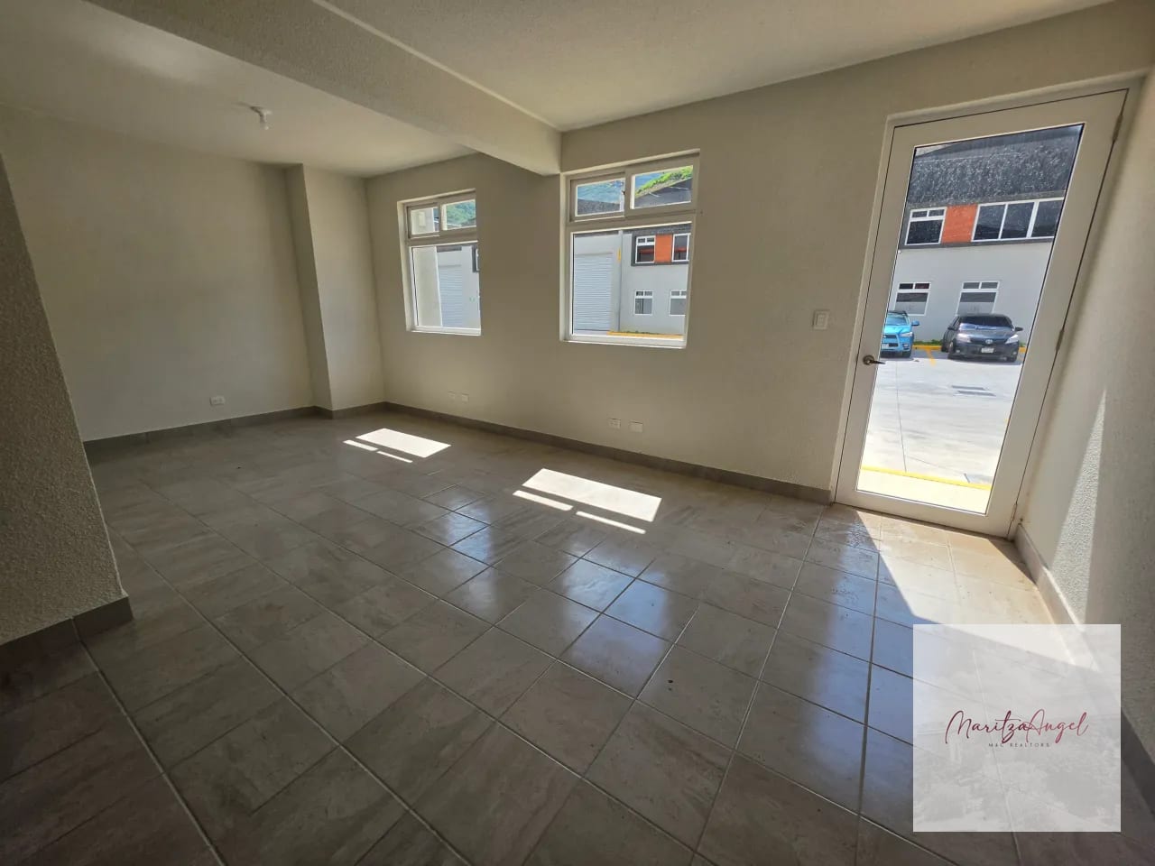 Bodega para Estrenar en Venta — Bodega / Ofibodega en Venta en Amatitlán, Amatitlán, Guatemala, Ciudad — foto 7 de 13