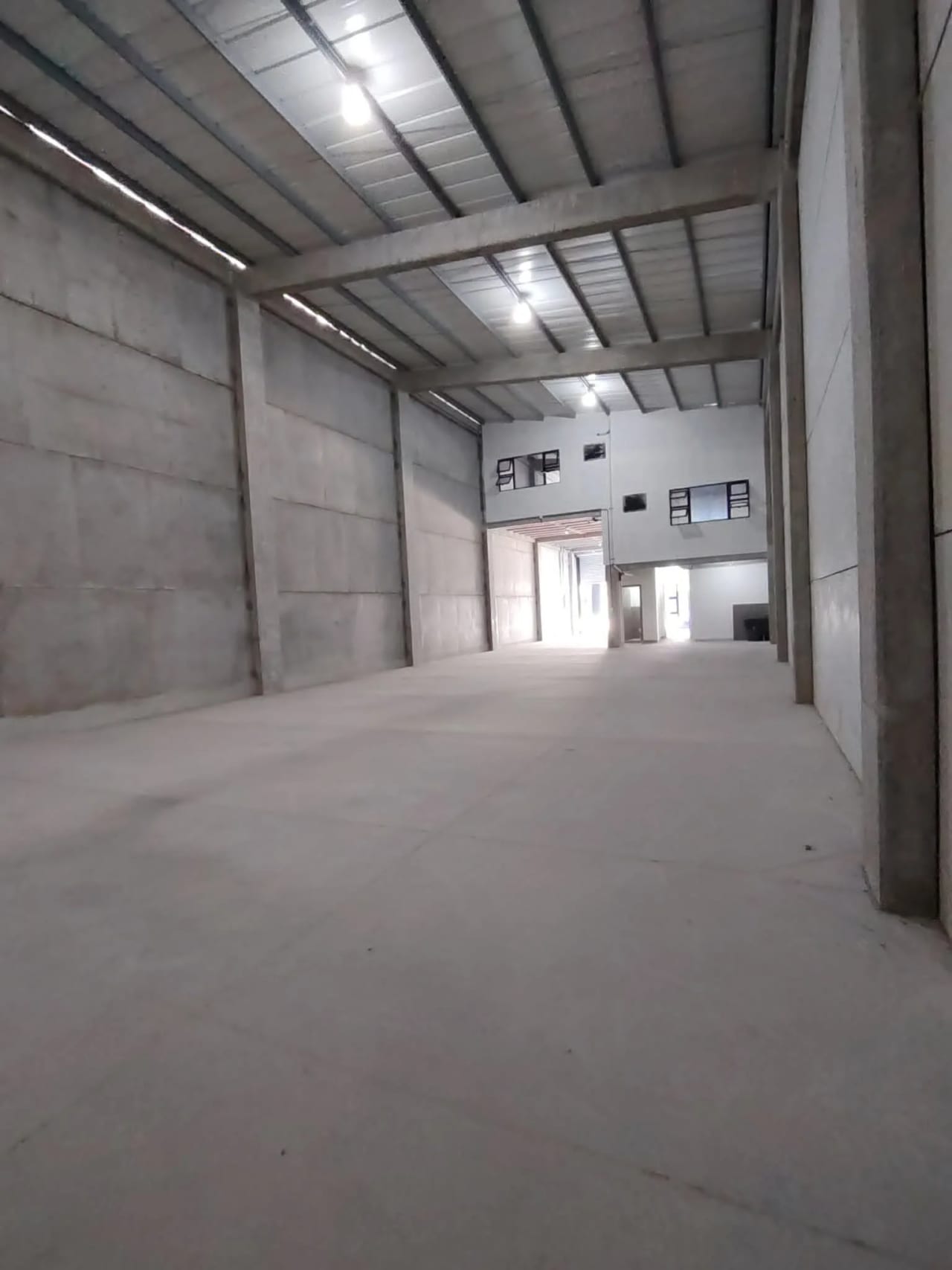 OFIBODEGA CALZADA LA PAZ EN RENTA — Bodega / Ofibodega en Venta en Zona 5, Guatemala, Ciudad — foto 11 de 14