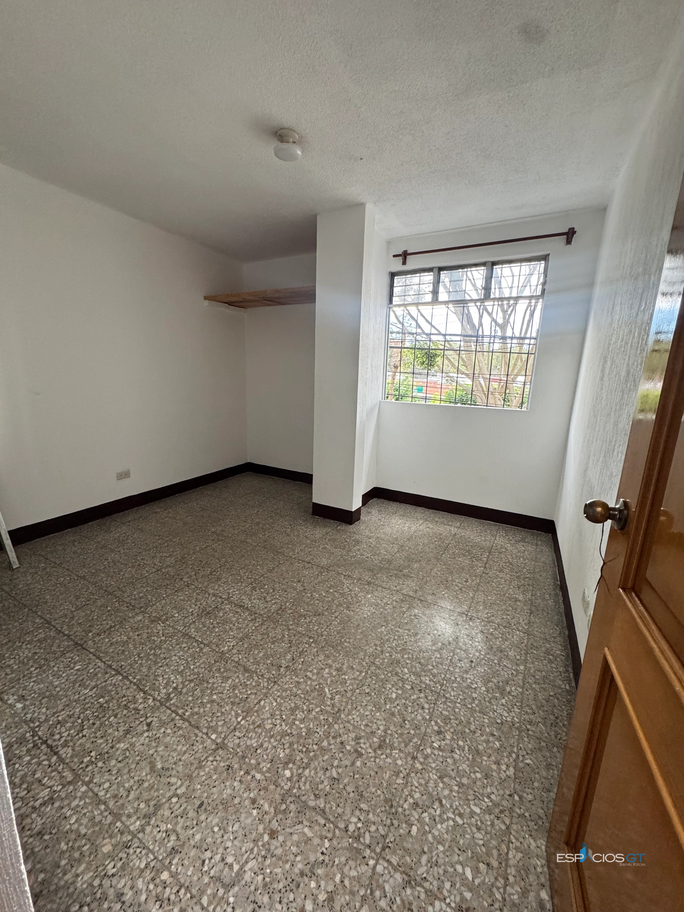 🏢 BODEGA EN RENTA — ZONA 16 FRENTE A SANTA AMELIA — Bodega / Ofibodega en Alquiler en Santa Amelia, Zona 16, Guatemala, Ciudad — foto 10 de 12