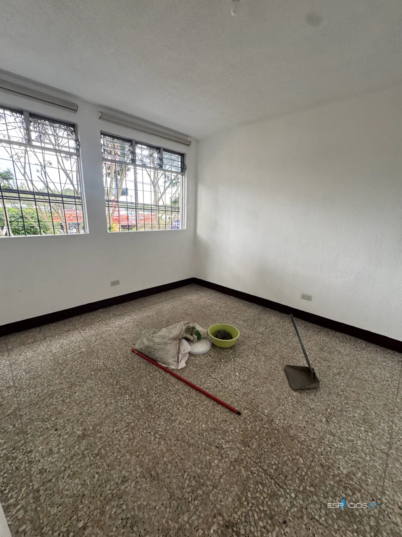 🏢 BODEGA IDEAL PARA GYM, ALMACENAMIENTO, ZONA 16 FRENTE A SANTA AMELIA — Bodega / Ofibodega en Alquiler en Santa Amelia, Zona 16, Guatemala, Ciudad — foto 6 de 12