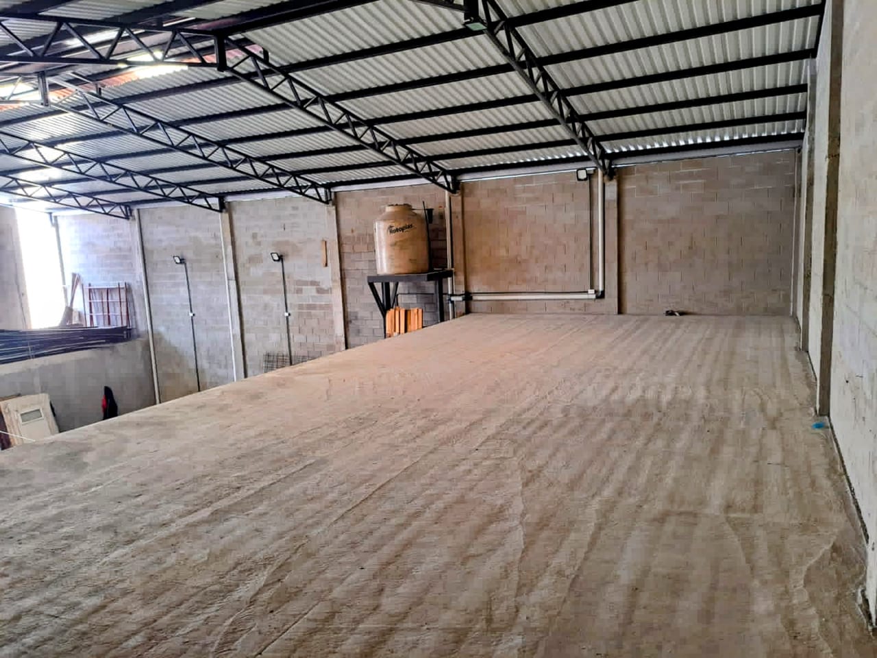 BODEGA EN RENTA Z.2 DE MIXCO ( CERCA DE SANTA RITA) — Bodega / Ofibodega en Alquiler en Zona 2 Mixco, Guatemala, Ciudad — foto 3 de 4