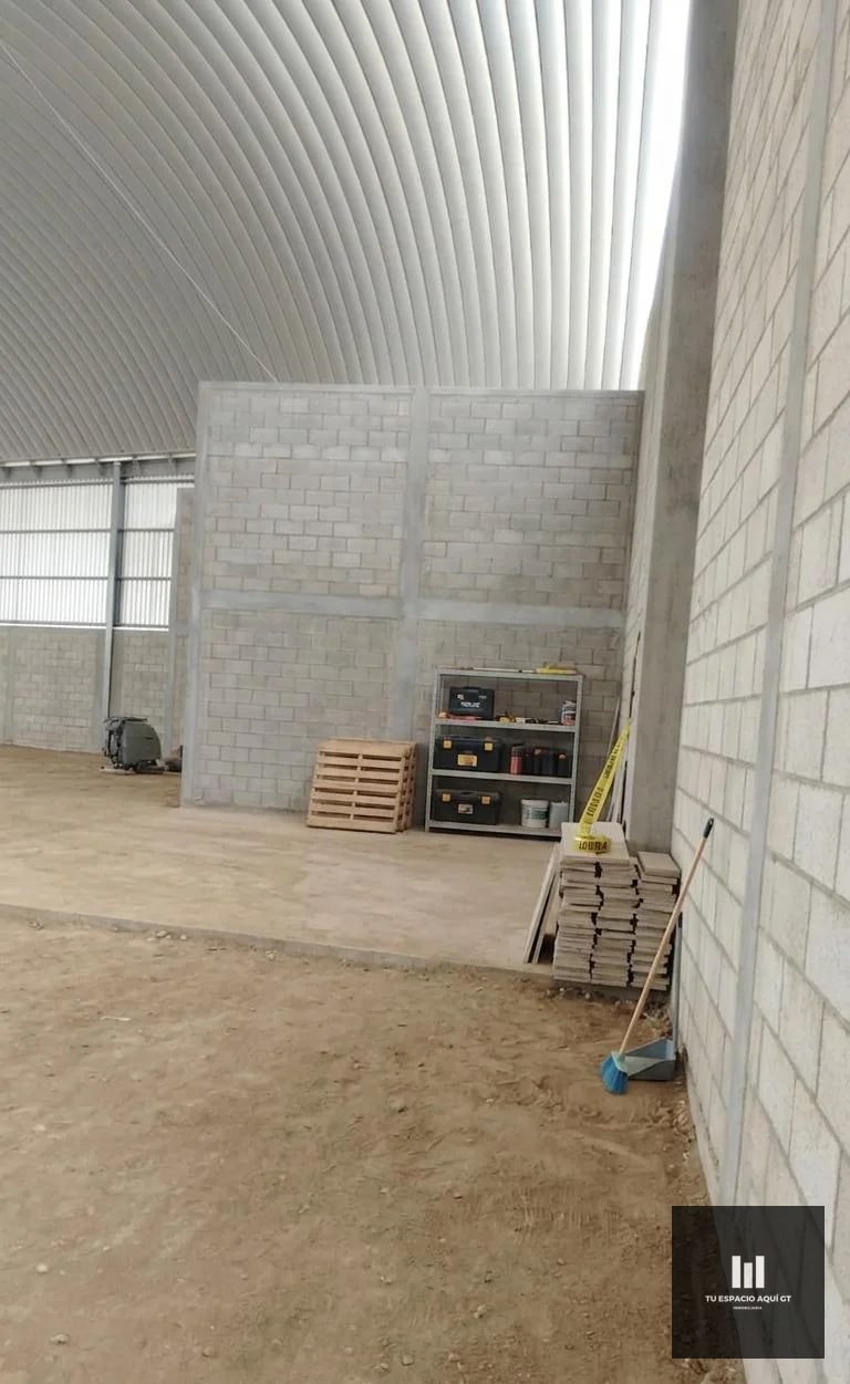 Preciosa Bodega En Renta En Chimaltenango de 2,000 metros — Bodega / Ofibodega en Alquiler en Chimaltenango 1, Chimaltenango, Chimaltenango — foto 2 de 5