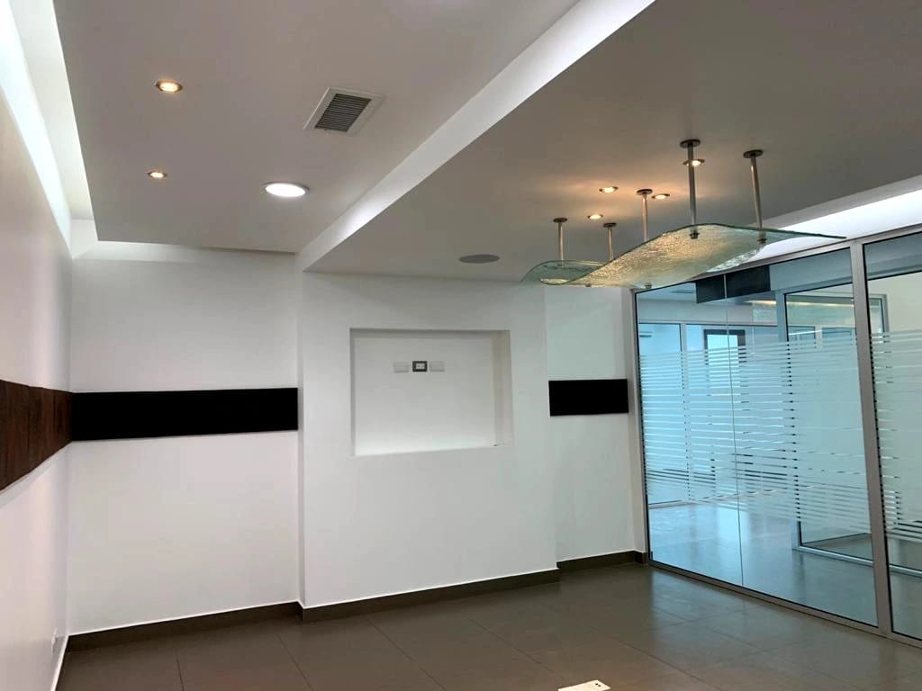 Oficinas en Alquiler | Torre IV, Zona Pradera, Zona 10 — Bodega / Ofibodega en Alquiler en Zona Pradera, Zona 10, Guatemala, Ciudad — foto 1 de 11