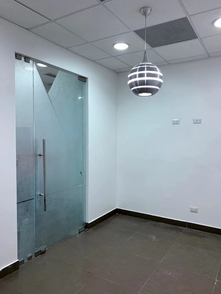 Oficinas en Alquiler | Torre IV, Zona Pradera, Zona 10 — Bodega / Ofibodega en Alquiler en Zona Pradera, Zona 10, Guatemala, Ciudad — foto 5 de 11