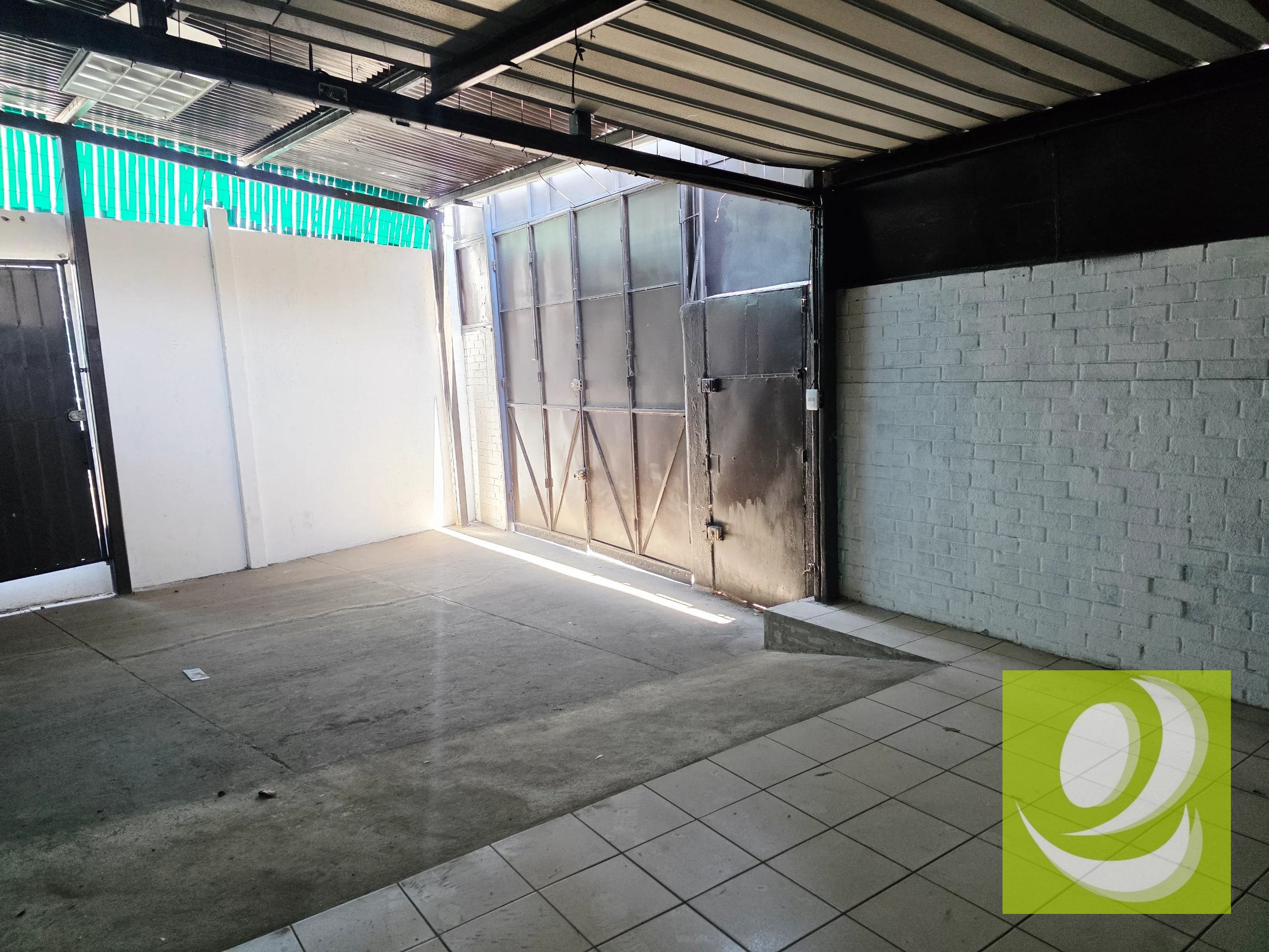 Alquilo-RENTO bodega en zona 11 - 1