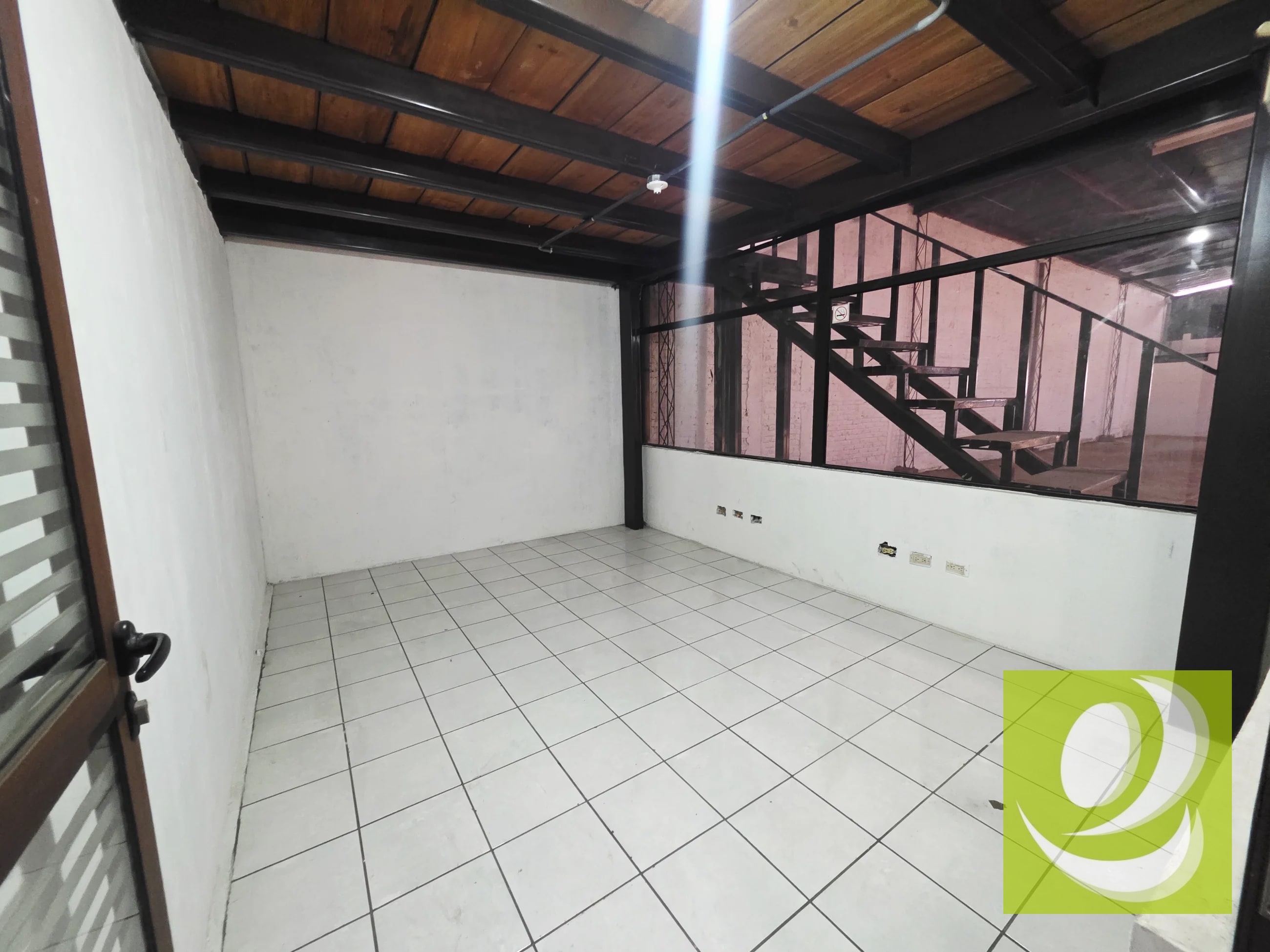 Alquilo-RENTO bodega en zona 11 - 4