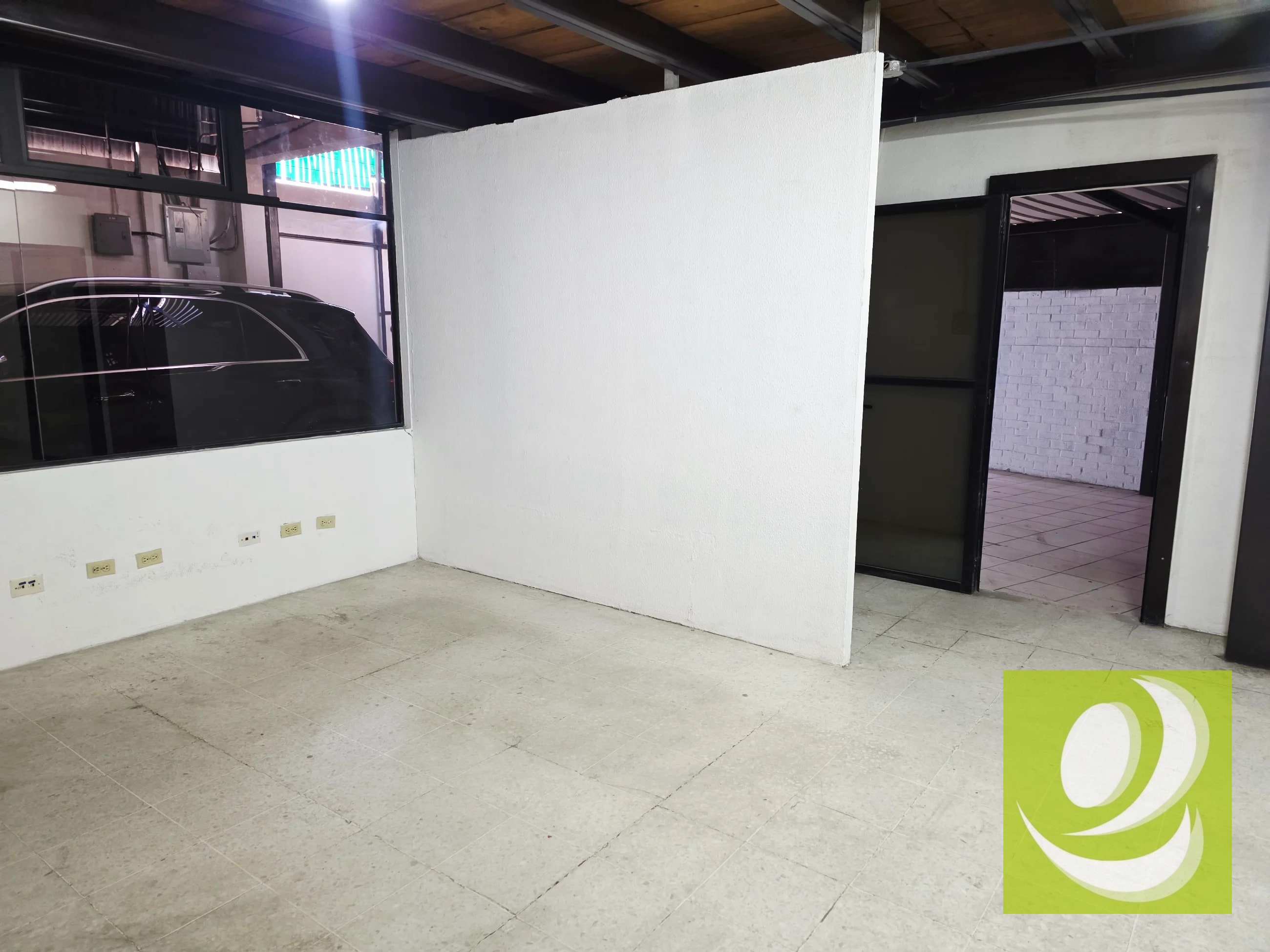 Alquilo-RENTO bodega en zona 11 - 2
