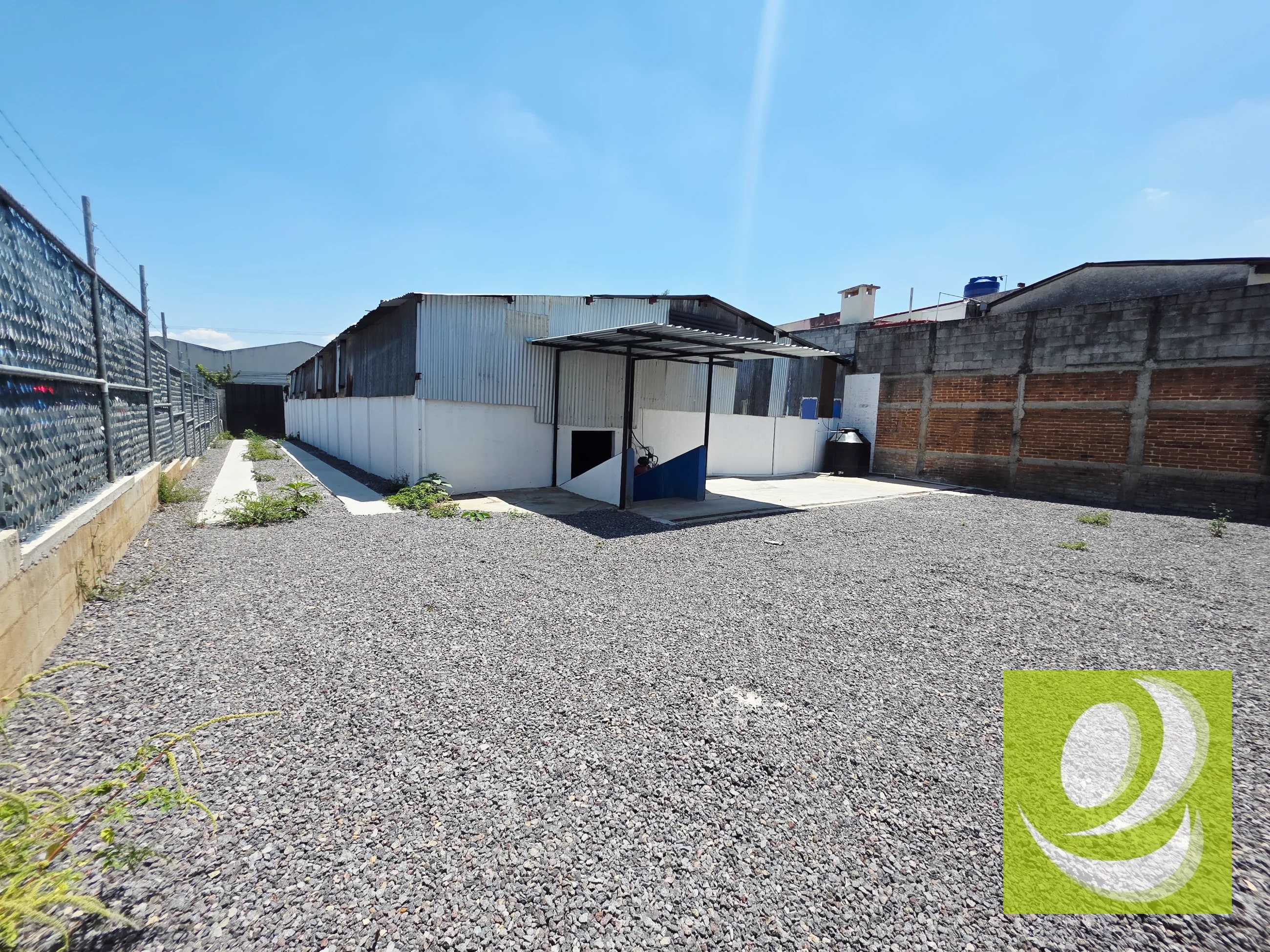 Alquilo-RENTO bodega en zona 11 - 12