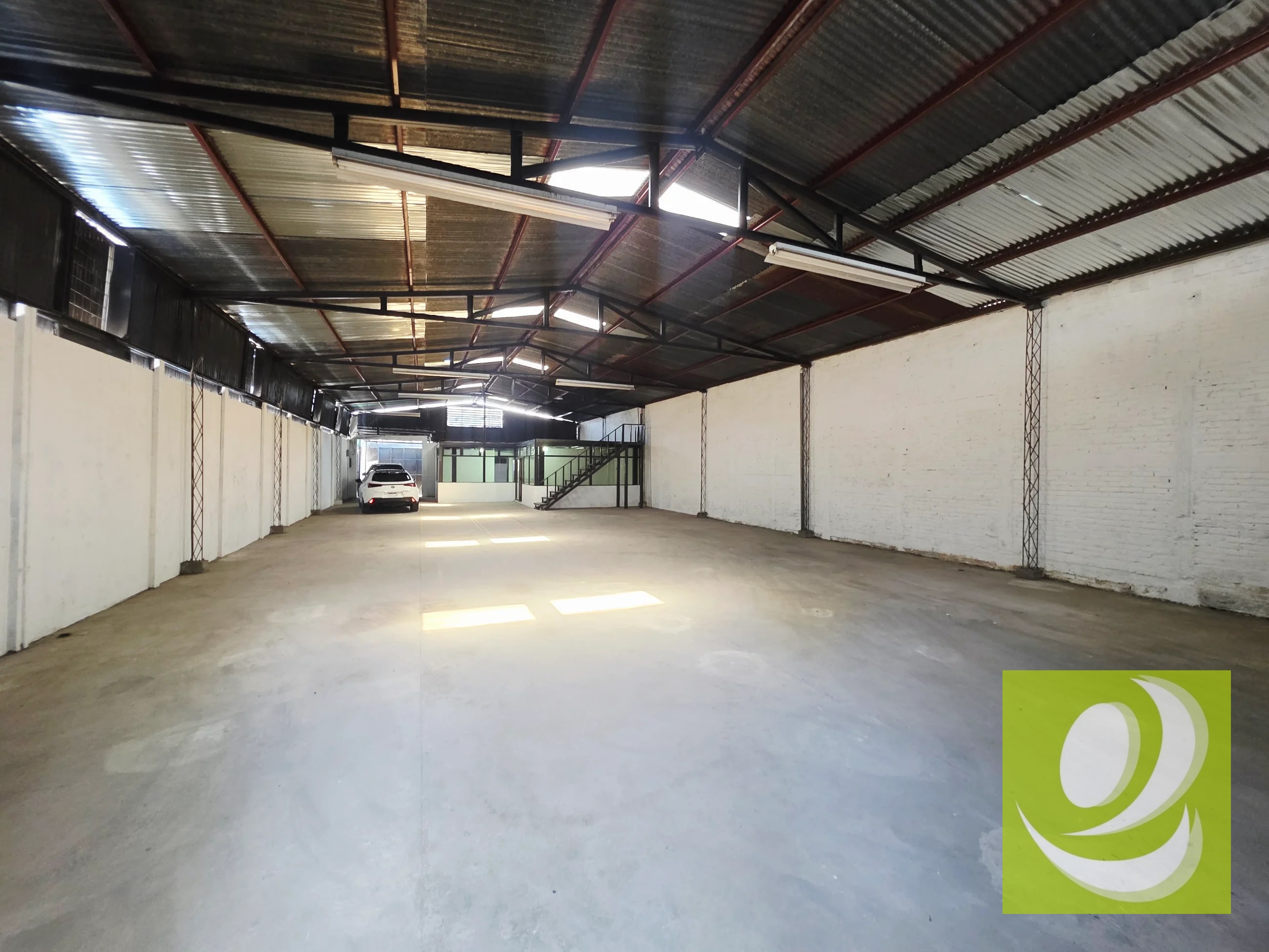 Alquilo-RENTO bodega en zona 11 - 13