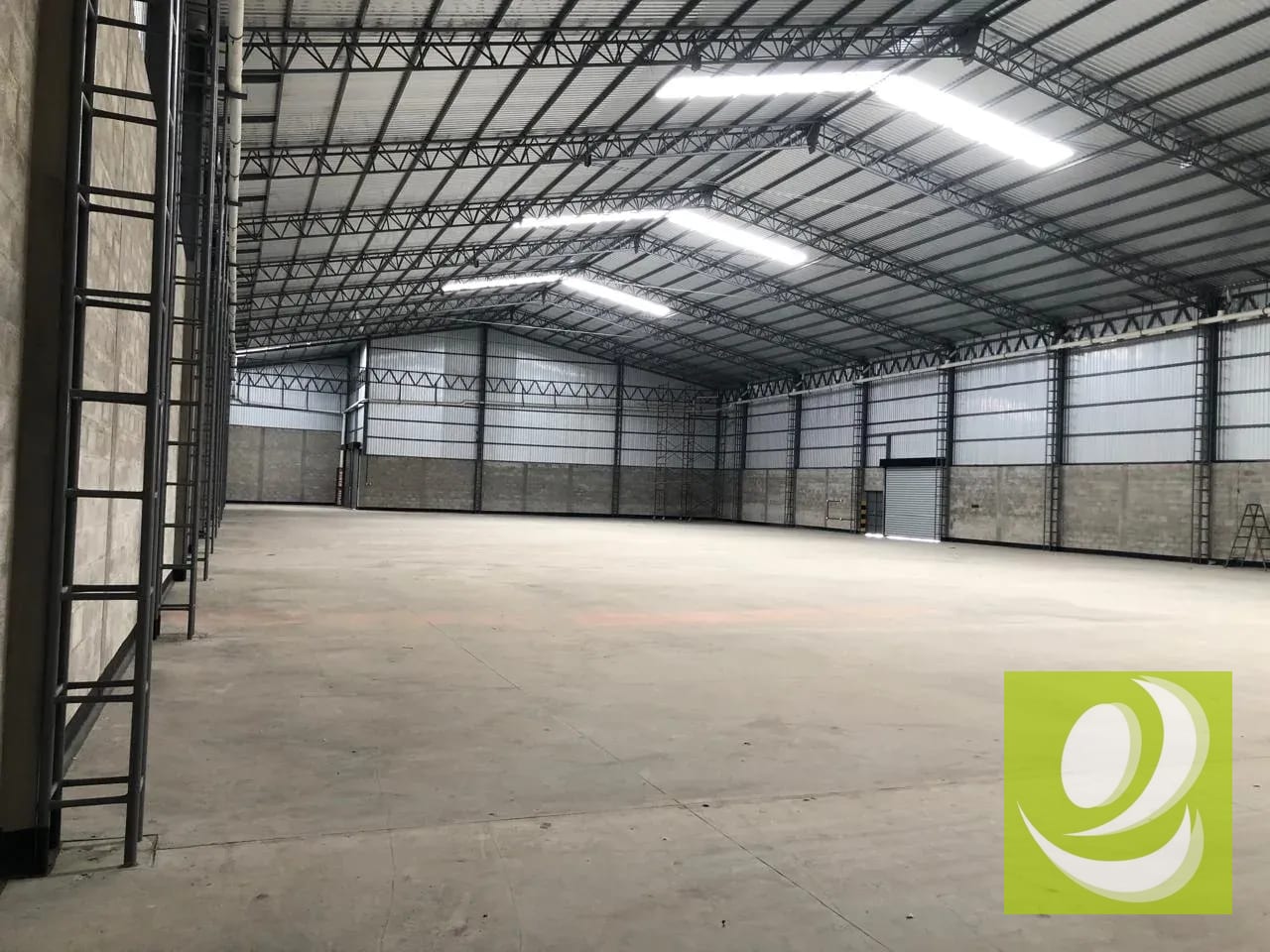 NAVE INDUSTRIAL EN RENTA | CHIMALTENANGO / SAN ANDRES ITZAPA — Bodega / Ofibodega en Alquiler en San Andrés Itzapa, Chimaltenango — foto 4 de 5