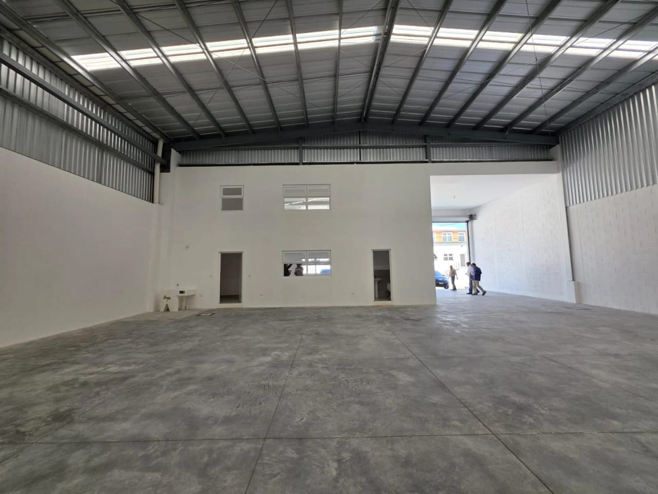 La bodega que tu empresa necesita esta aqui!!!!!!! — Bodega / Ofibodega en Alquiler en Condado Naranjo, Zona 4 Mixco, Guatemala, Ciudad — foto 1 de 3