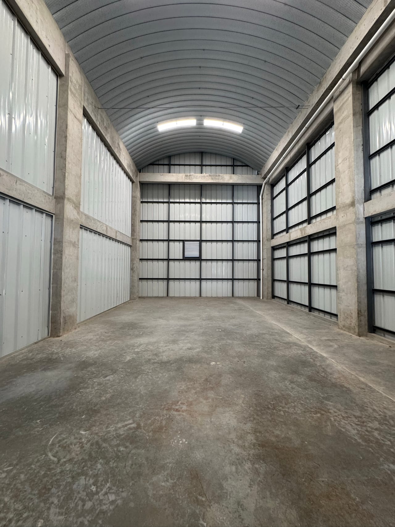 Ofibodega en renta | 182 mts2 de bodega | 78 mts2 de oficina | 5 parqueos — Bodega / Ofibodega en Alquiler en km 11-15, Carretera a El Salvador, Guatemala, Ciudad — foto 6 de 8