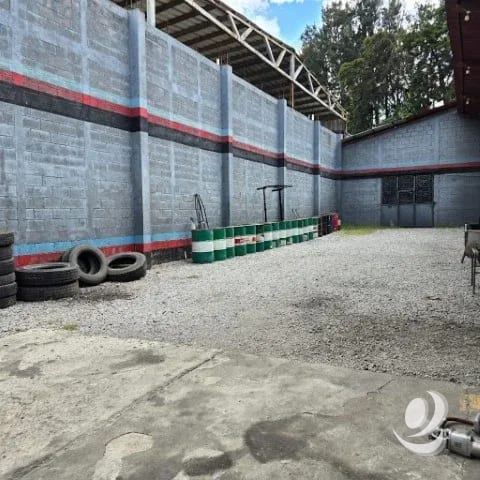 ¡¡¡Ofi-bodega en Terreno Amplio y Comercial sobre Bulevar El Caminero — Bodega / Ofibodega en Alquiler en Zona 6 Mixco, Guatemala, Ciudad — foto 1 de 17