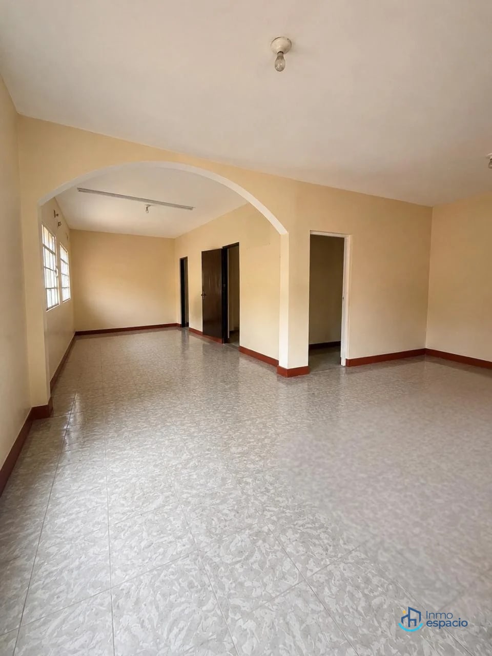 Bodega en alquiler o venta ubicada en Zona 1, Ciudad de Guatemala, sector Mercado de las Flores - 10