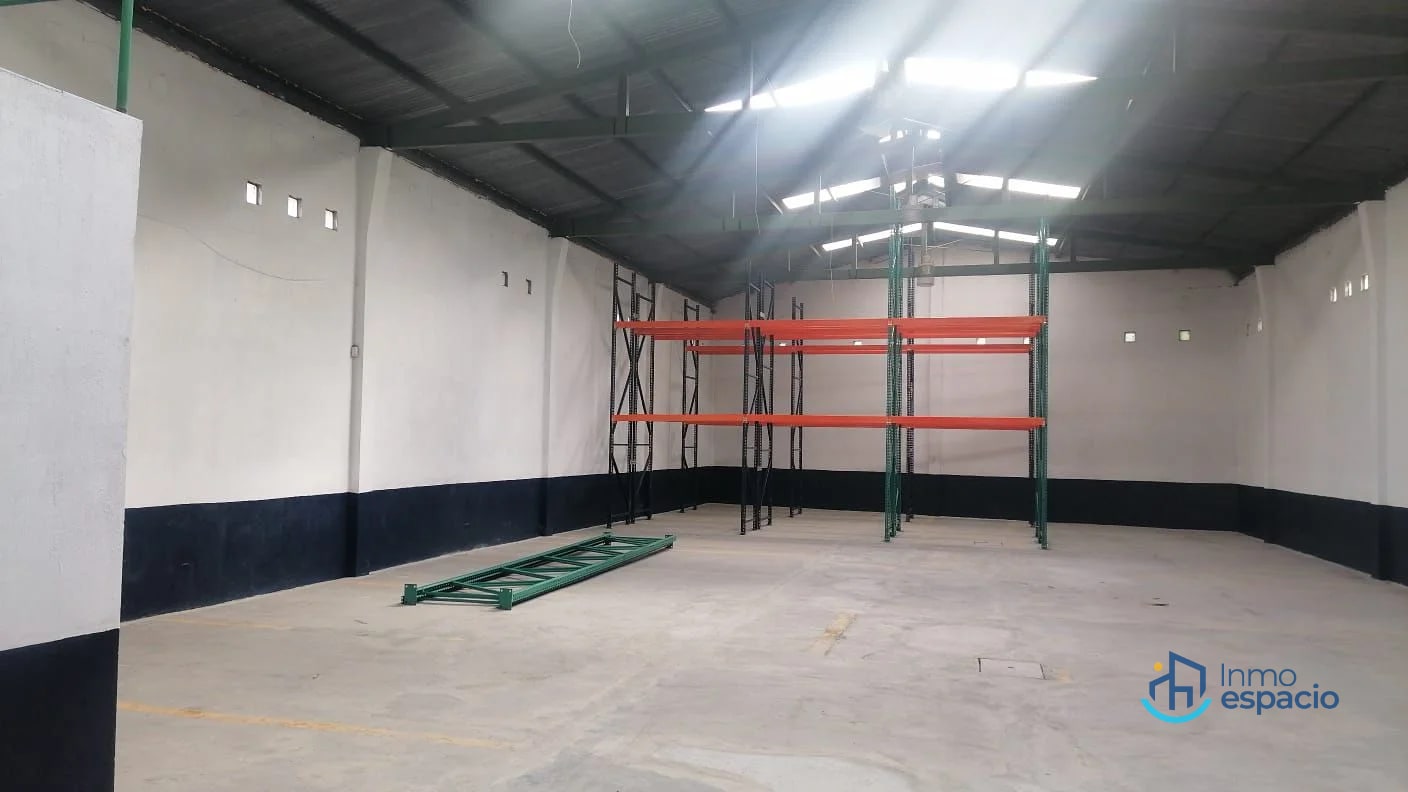 Bodega en venta en Chimaltenango — Bodega / Ofibodega en Venta en Chimaltenango, Chimaltenango — foto 1 de 17