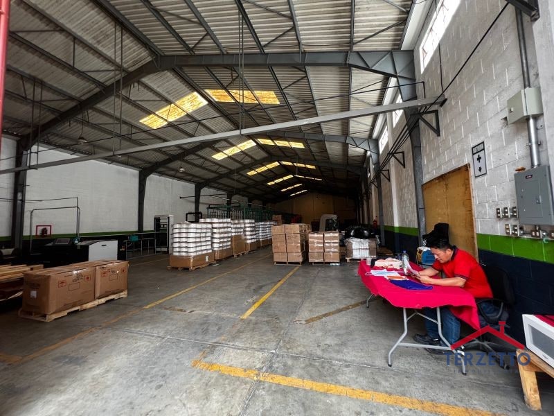 BODEGA ZONA 13 - 3