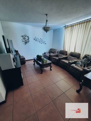 Casa uso residencia, oficina o incluso bodega Col.Trinidad — Bodega / Ofibodega en Venta en Trinidad, Zona 15, Guatemala, Ciudad — miniatura 2 de 10