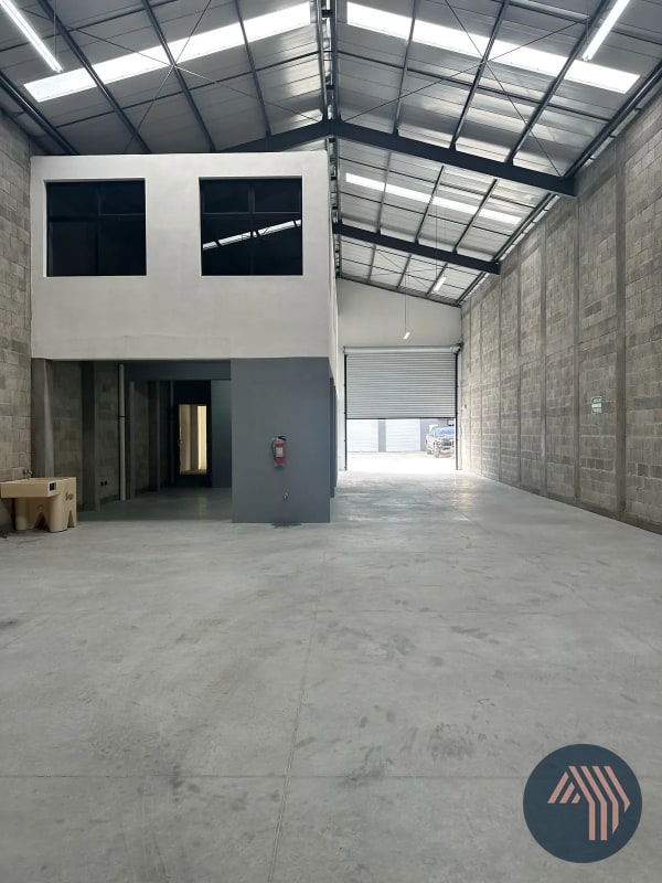 ALQUILER DE OFIBODEGA PARA ESTRENAR - EMPRESARIAL CHIMALTENANGO - 11