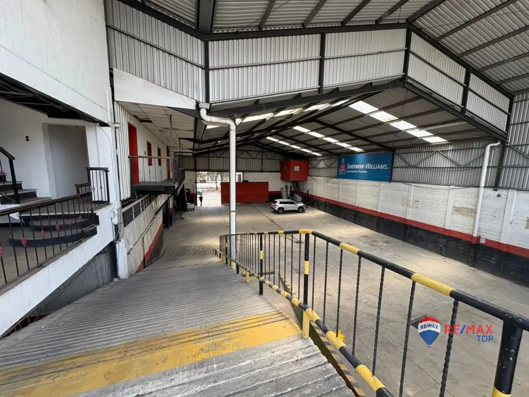 ZONA 8, BODEGA EN SAN CRISTÓBAL  4,200 MTS l AMBIENTES AMPLIOS — Bodega / Ofibodega en Alquiler en Zona 8 Mixco, Guatemala, Ciudad — foto 1 de 6