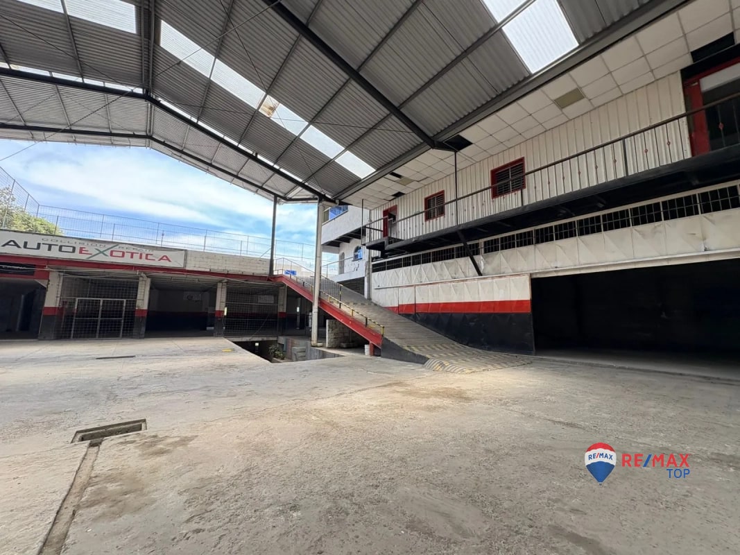 ZONA 8, BODEGA EN SAN CRISTÓBAL  4,200 MTS l AMBIENTES AMPLIOS - 5