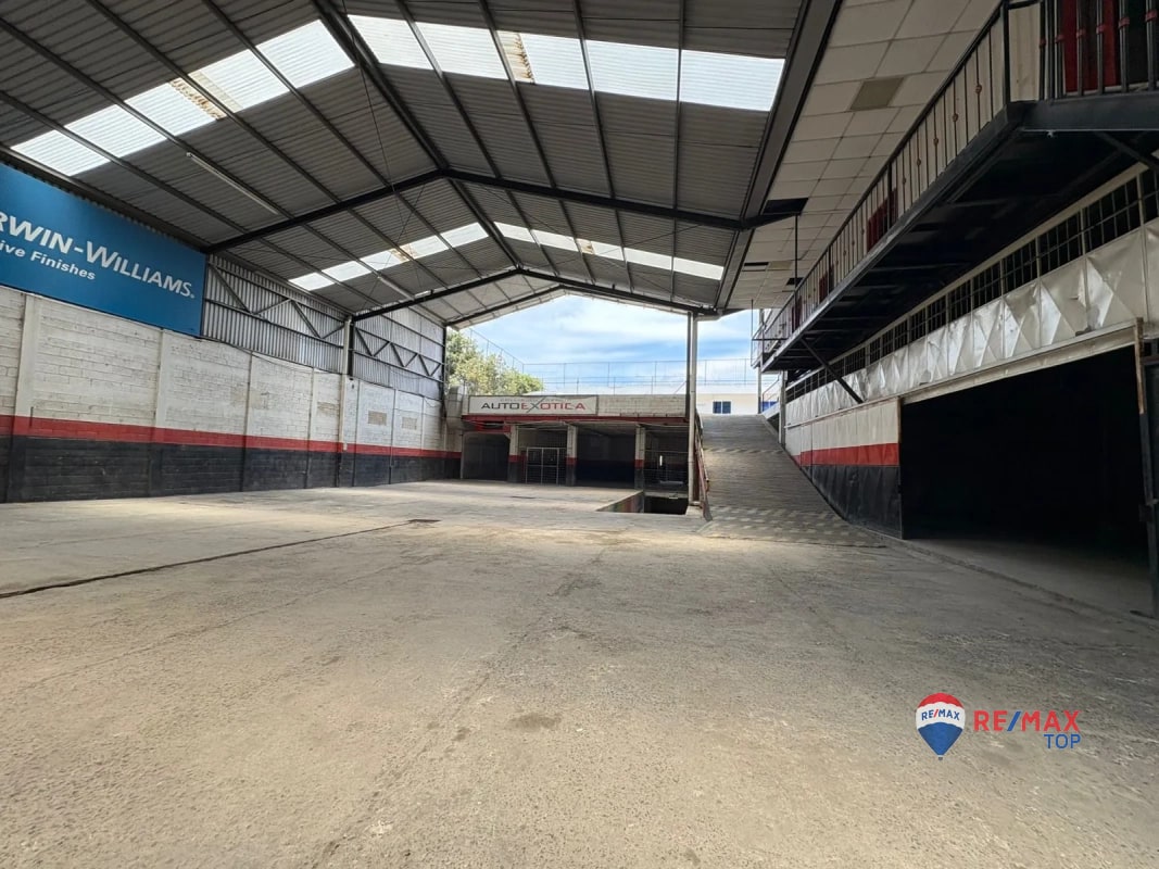 ZONA 8, BODEGA EN SAN CRISTÓBAL 4,200 MTS l AMBIENTES AMPLIOS - 3