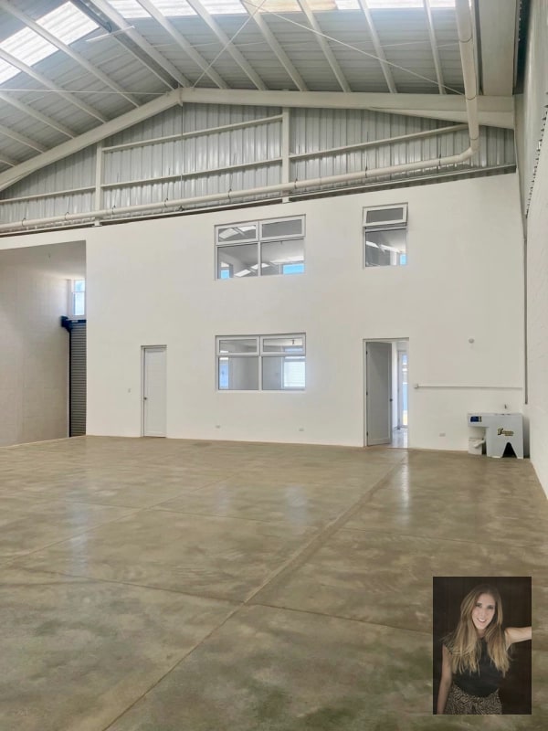 Ofibodega de 668 mts2 en alquiler en Parque Industrial CAES - 11