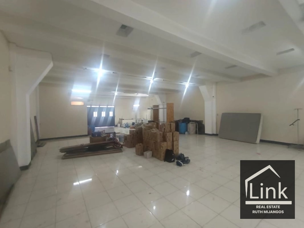 Renta de Edificio en zona 7 CASTILLO LARA - 11