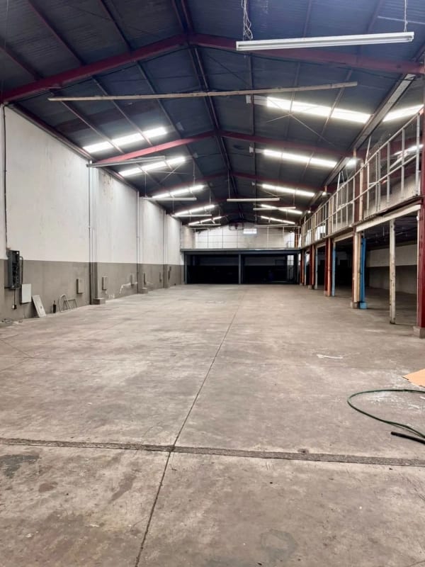 Alquiler Bodega, Calzada Roosevelt — Bodega / Ofibodega en Alquiler en Zona 11, Guatemala, Ciudad — foto 2 de 10