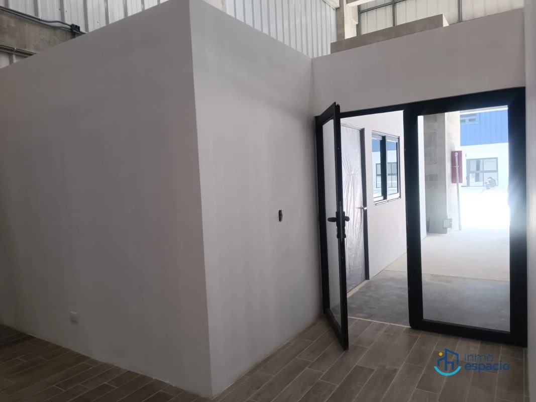 Bodega en Venta CAES KM 13 - 15