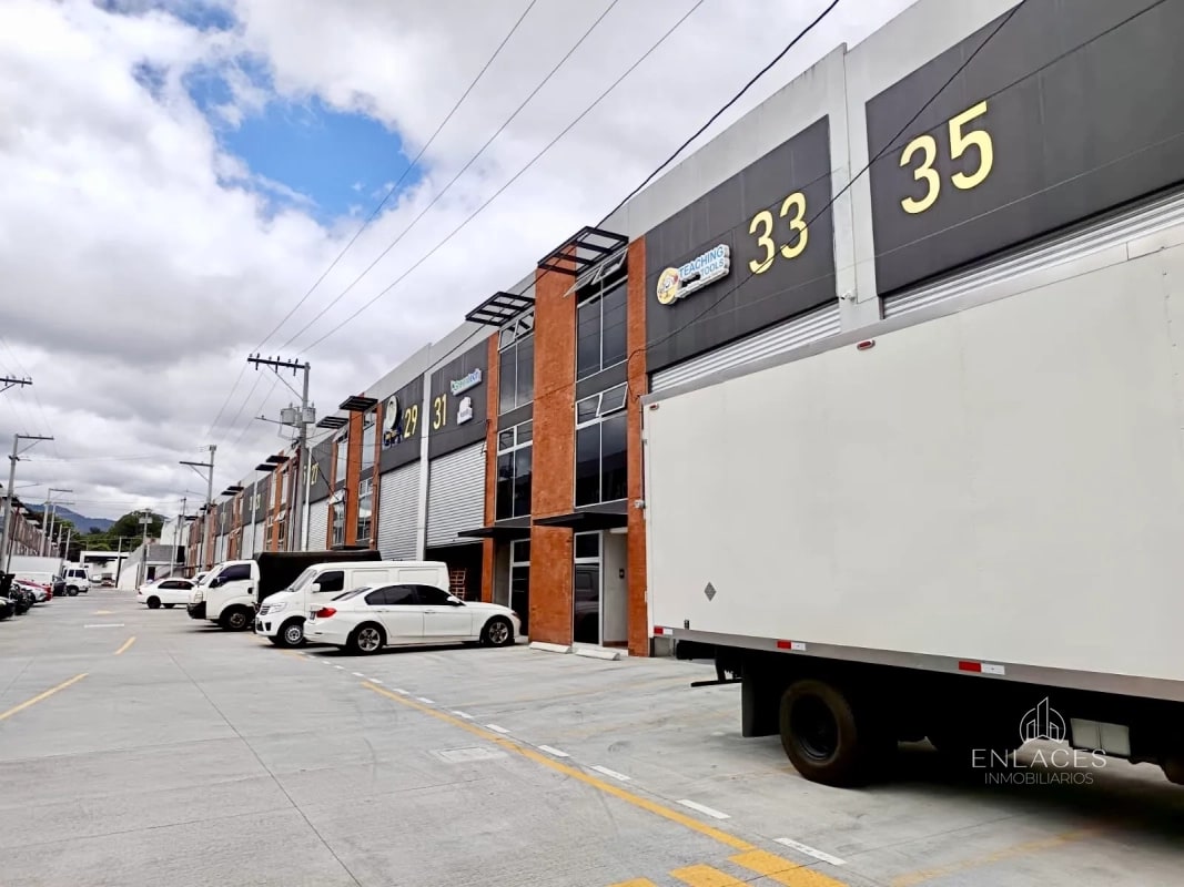 Zona 4 de Mixco • Ofibodega en Renta • Condominio Zona de Negocios San Nicolás - 8