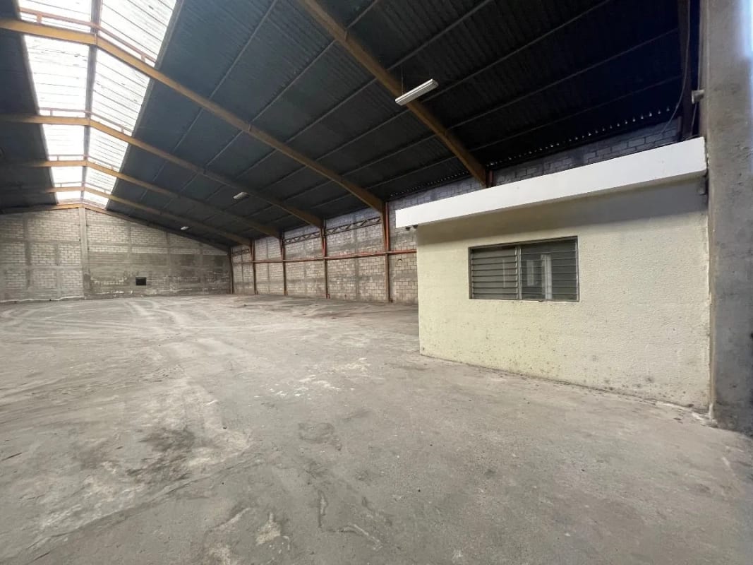 SE RENTA BODEGA INDEPENDIENTE EN EL NARANJO — Bodega / Ofibodega en Alquiler en Condado Naranjo, Zona 4 Mixco, Guatemala, Ciudad — foto 2 de 2