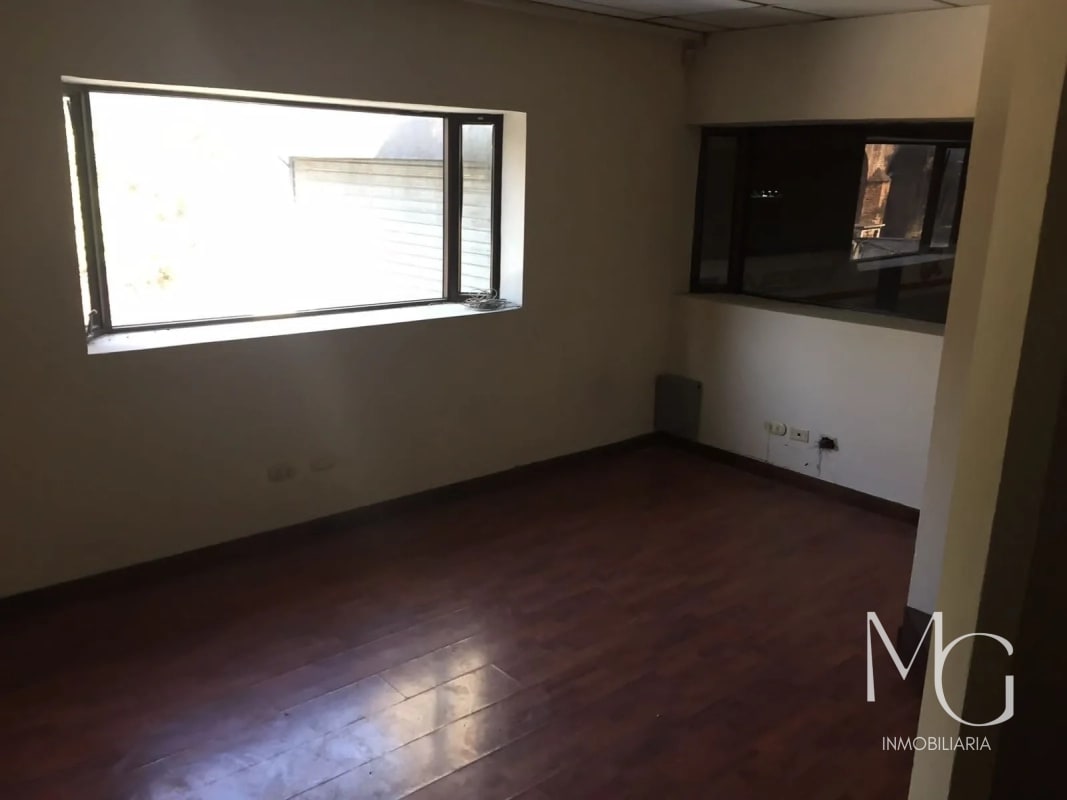 BODEGA EN VENTA – AV. HINCAPIÉ, ZONA 13 - 4