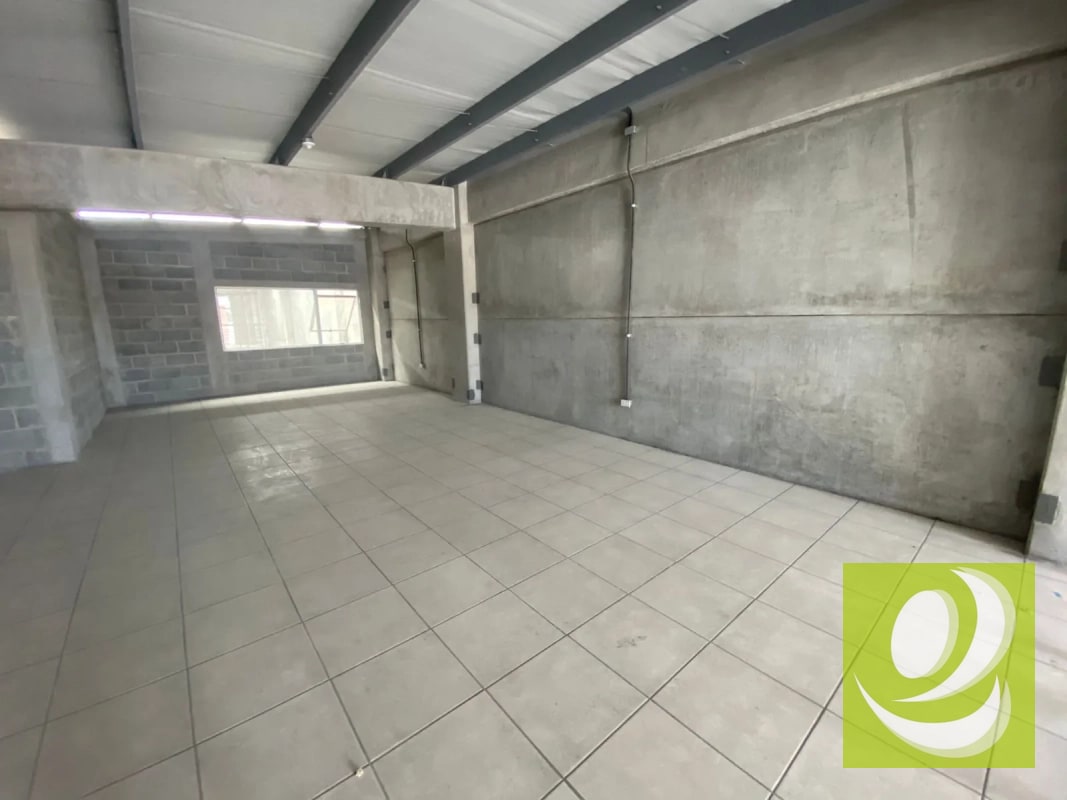 Ofibodega en Renta Zona 4 Mixco - 2