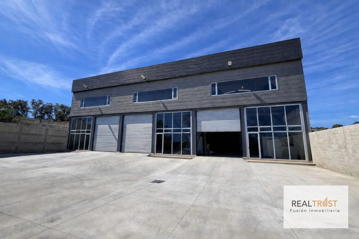 OFIBODEGA EN VENTA VILLA NUEVA - 1