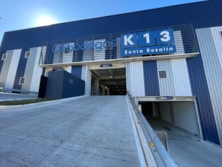 OFIBODEGA RENTA KM 13 CAES, 335 MTS2. (107 de MEZZANINE) 2 BAÑOS ~ 4 PARQUEOS $4,100 — Bodega / Ofibodega en Alquiler en Carretera a El Salvador, Guatemala, Ciudad — miniatura 1 de 5