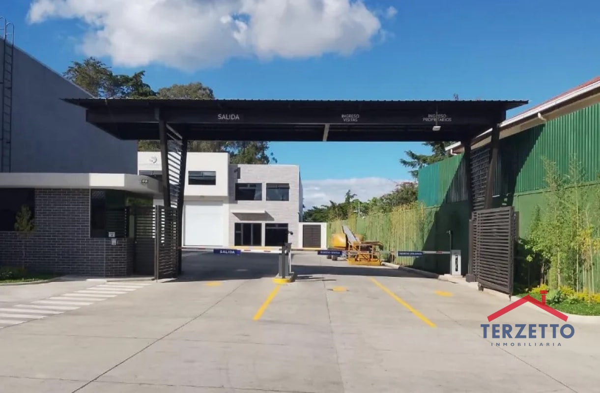 OFIBODEGA EN COMPLEJO NUEVO ¨EL ENCINAL¨ ZONA 7 - 1