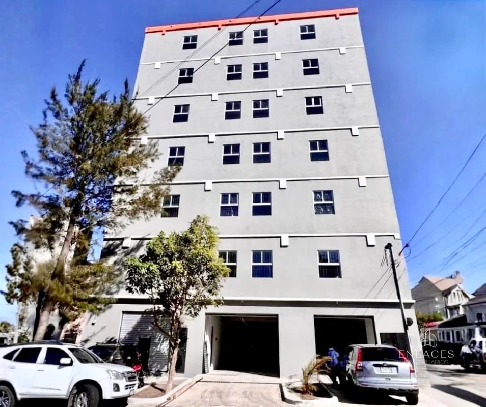 Zona 1 • Bodega en Renta • Edificio en Avenida Elena • 320 M² - 1