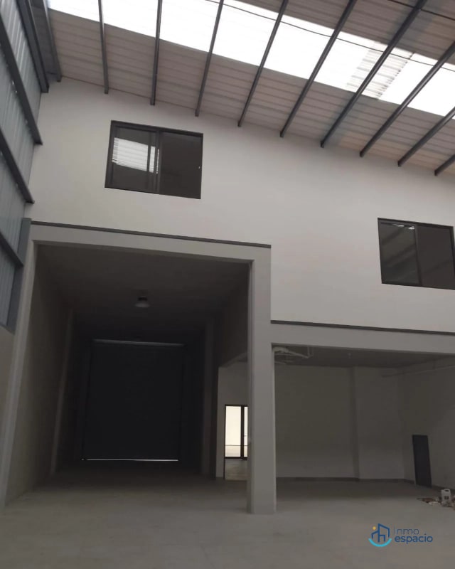 Ofibodega en renta, finalizada Calzada Roosvelt - 9