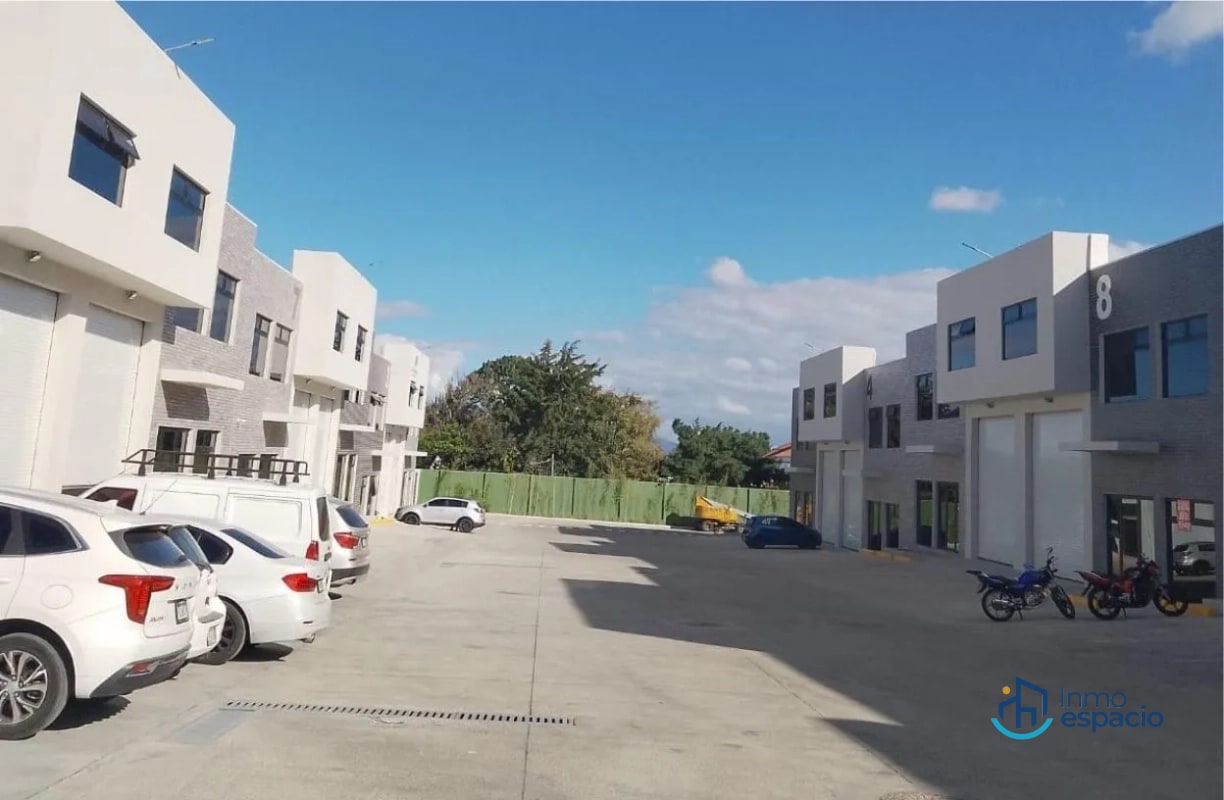 Ofibodega en renta, finalizada Calzada Roosvelt - 4