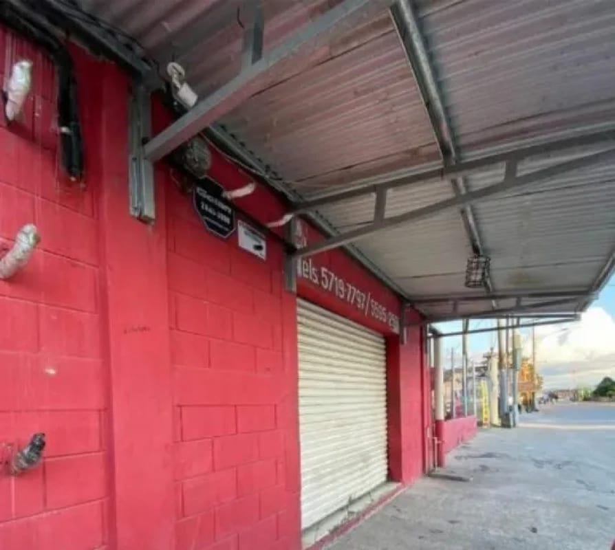 *PUERTO BARRIOS, VENDO PROPIEDAD COMERCIAL QUE INCLUYE BODEGAS, LOCALES Y OFICINAS* (+1) — Bodega / Ofibodega en Venta en Puerto Barrios, Izabal — foto 7 de 8