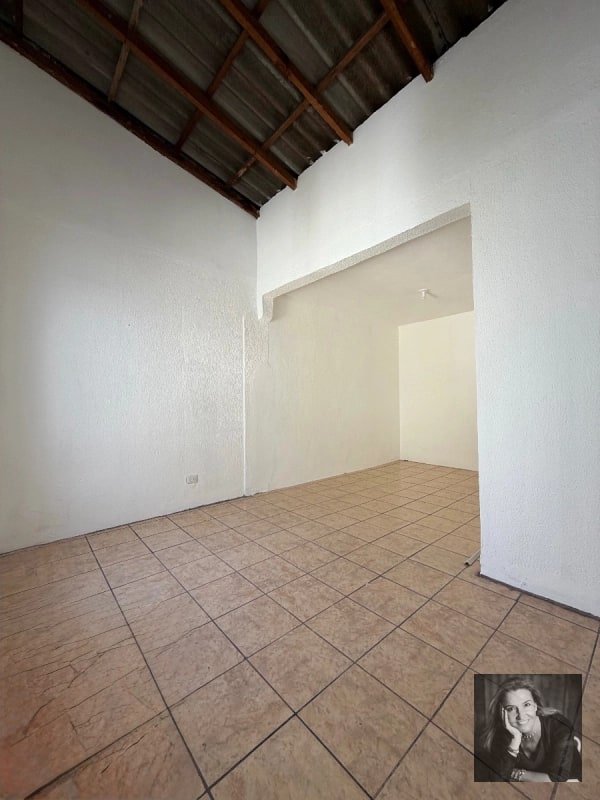 Casa para Oficinas en Renta | Zona 9, Con bodega - 10