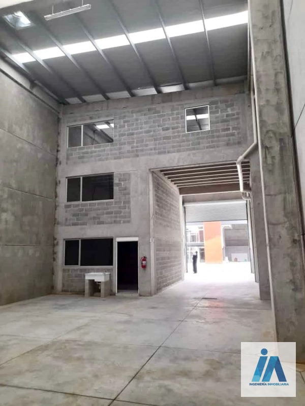 OFIBODEGA EN RENTA – CONDOMINIO DE BODEGAS - 1