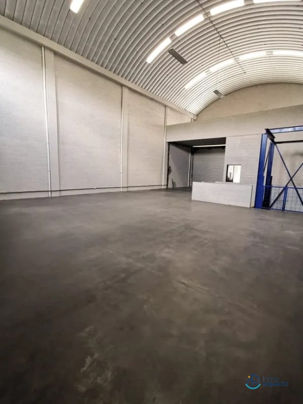OFIBODEGA EN VENTA – Carretera Interamericana, zona 1 de Mixco, - 8