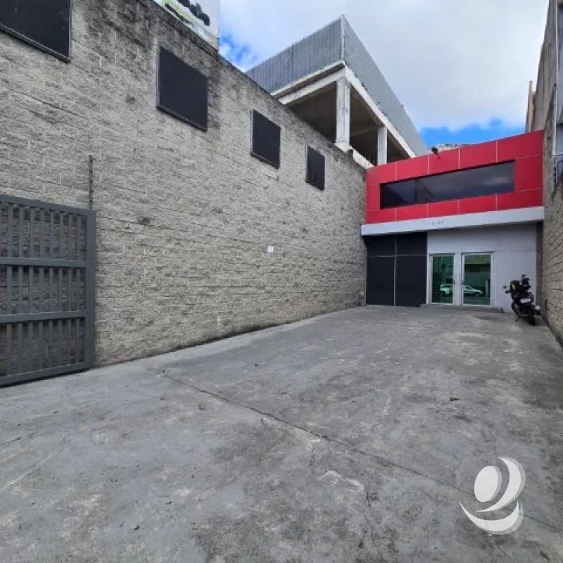 Edificio y Bodega en Renta Zona 12 sobre Aguilar Batres - 1