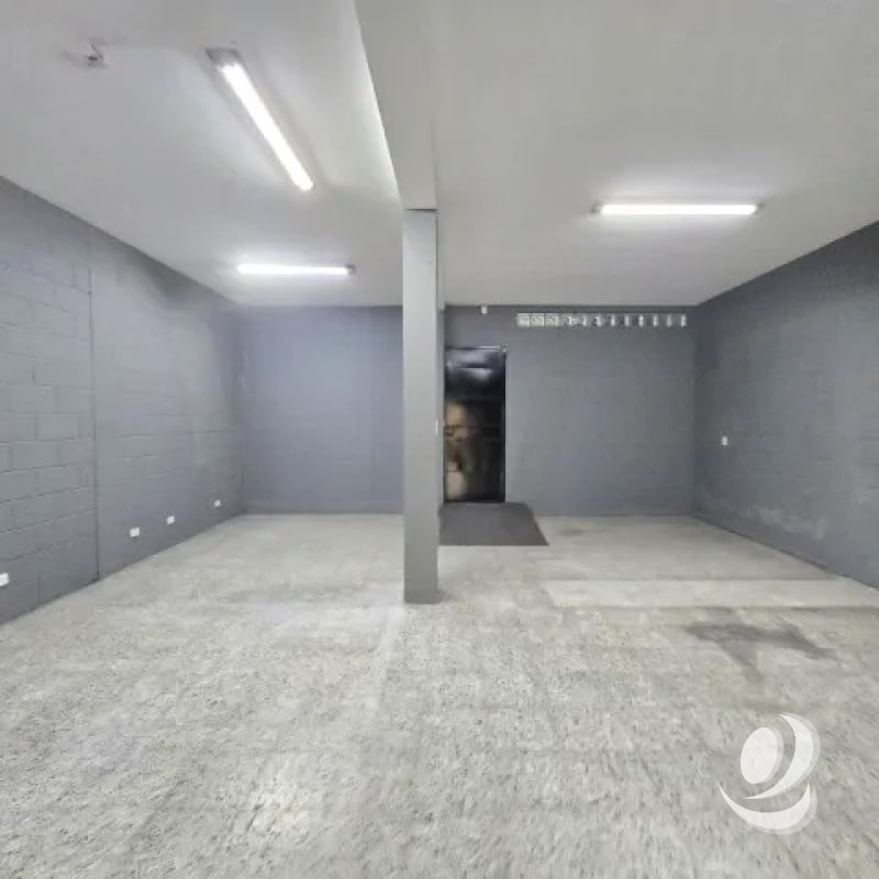 ¡¡¡Edificio y Bodega en Renta Zona 12 sobre Calzada Aguilar Batres!!! - 9